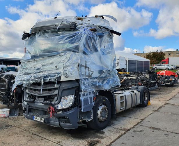 2013 Mercedes Benz Actros MP4 EURO 5 breaking for parts