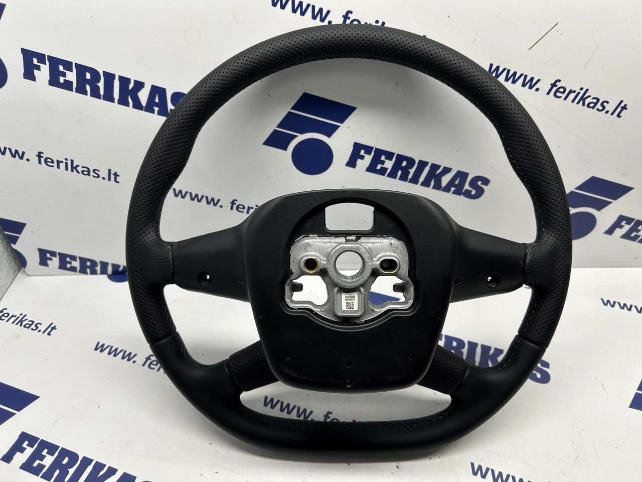 Scania steering wheel, newly reupholstered – Fast UK delivery